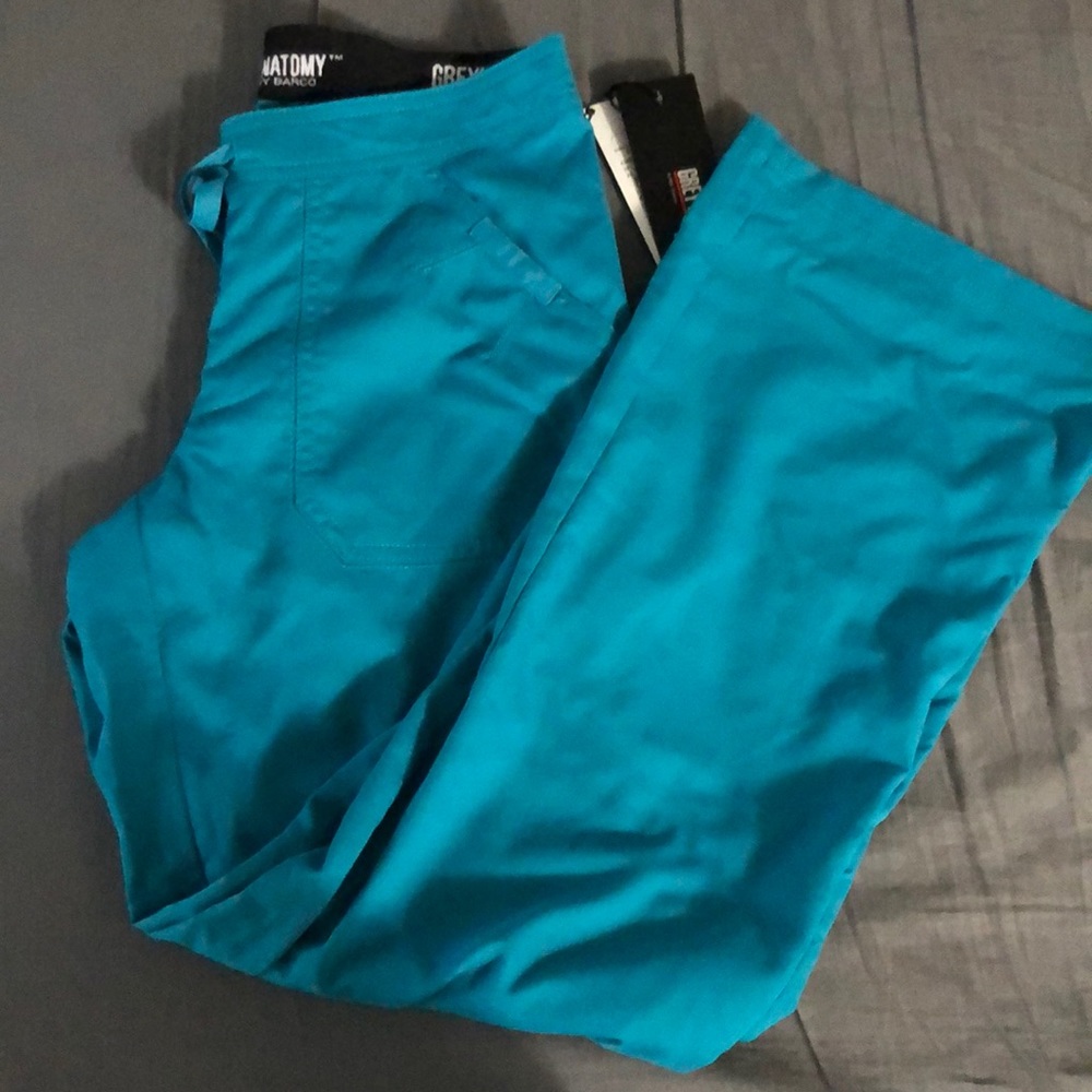 Grey’s Anatomy Women’s 4 Pocket Cargo Scrub Pants